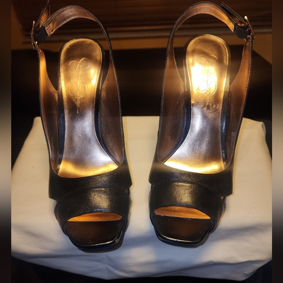 Jessica Simpson size 9.5 - Picture 2 of 5